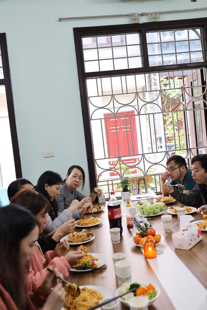 Ăn Trưa 2605 2022.jpg