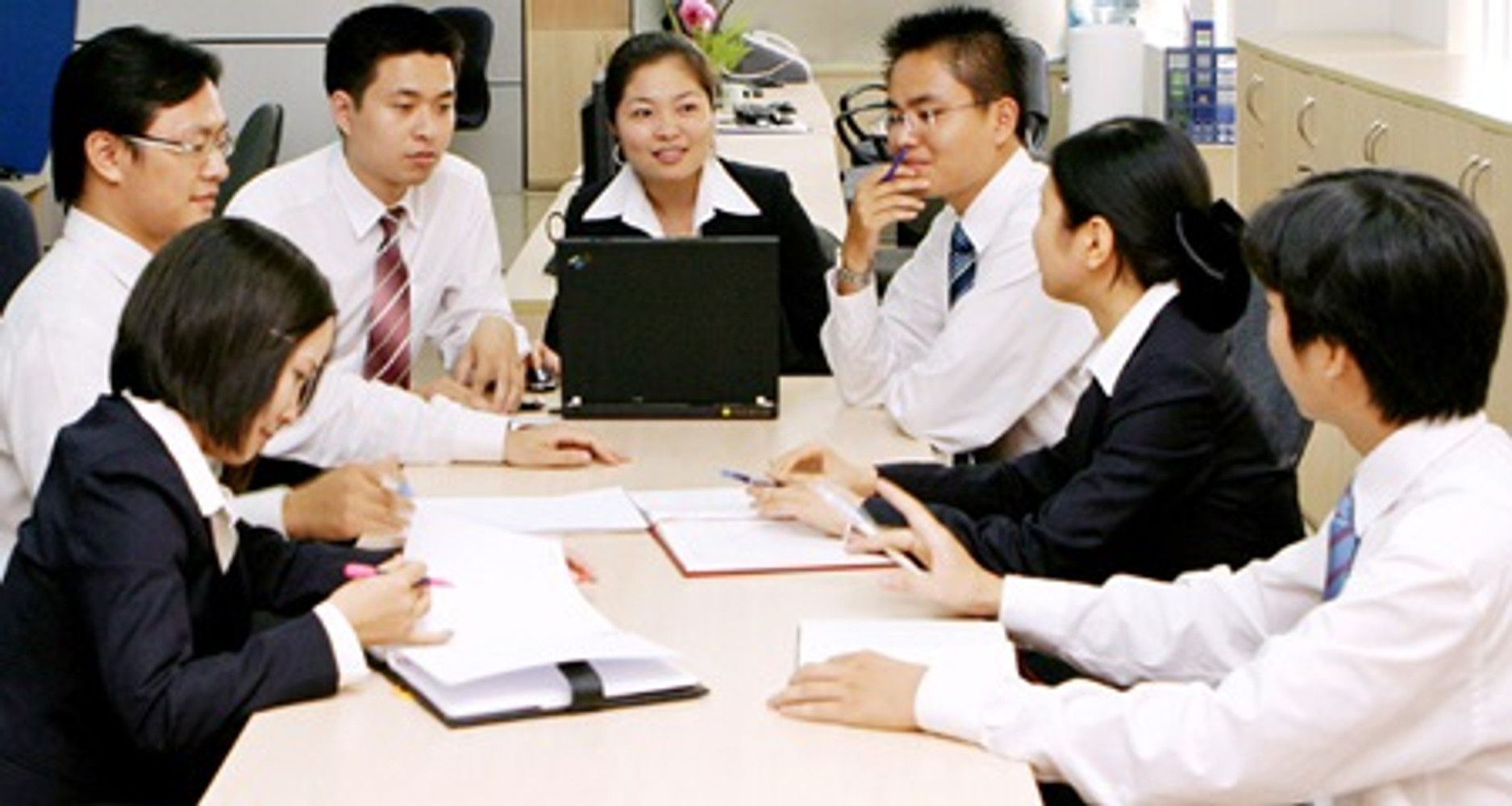 cong-ty-tnhh-vaness-booking