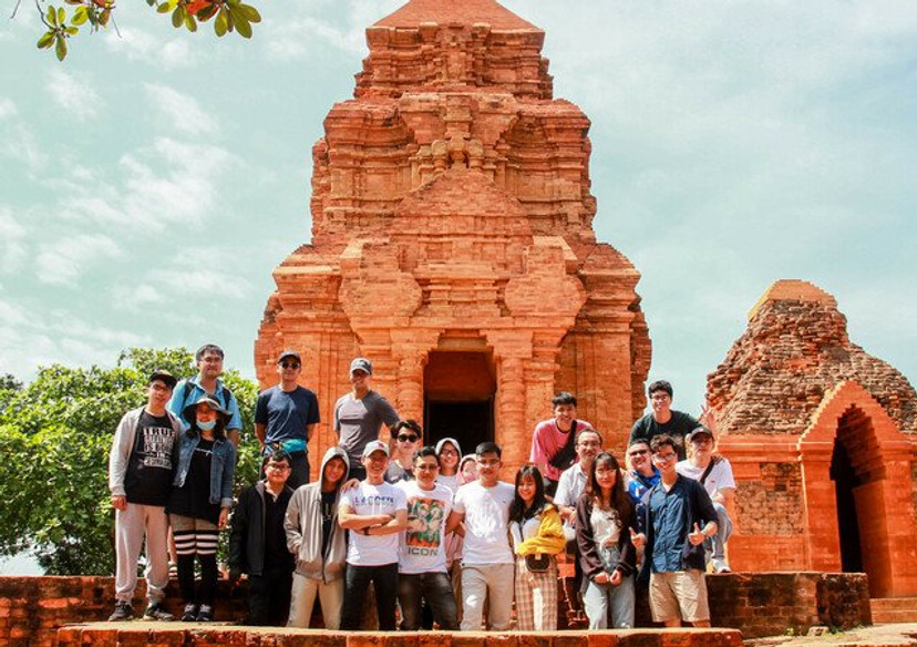 headline - Vy Nguyen _ mayfountain.jpg