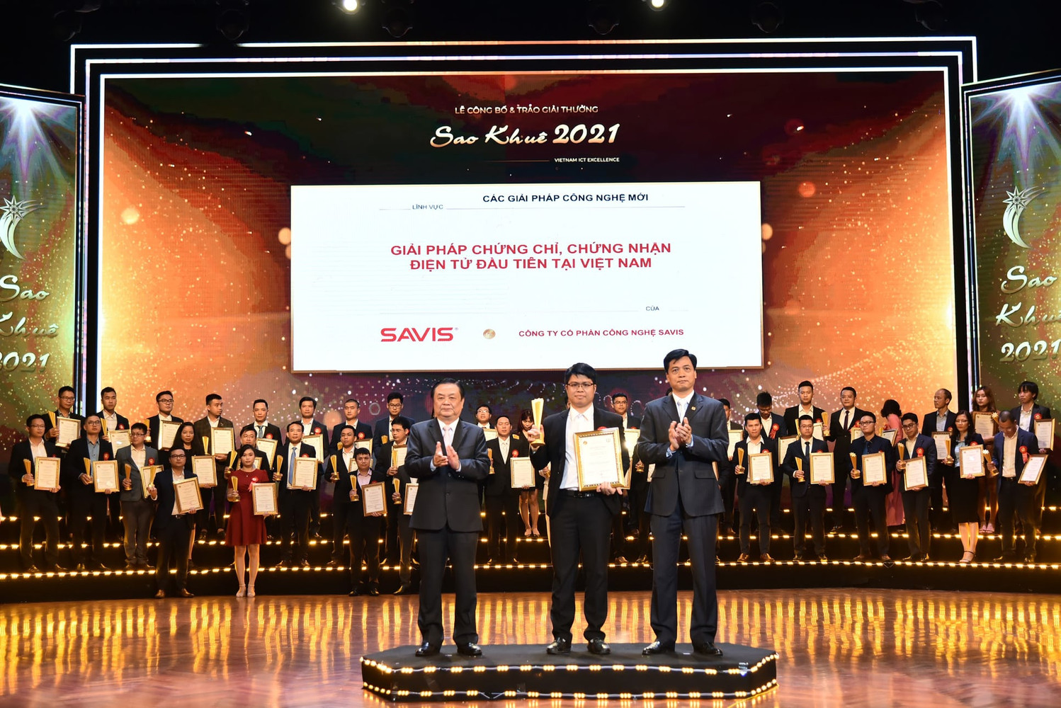 cong-ty-co-phan-cong-nghe-savis