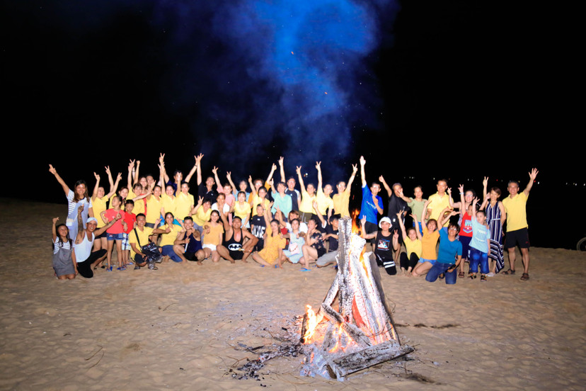 Canh Dong Vang-Image-2.jpg